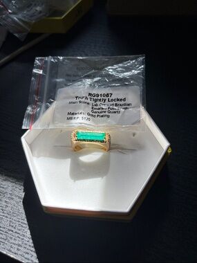 Tightly Locked Gold-Plated Ring with Green Emerald-Fused Quartz